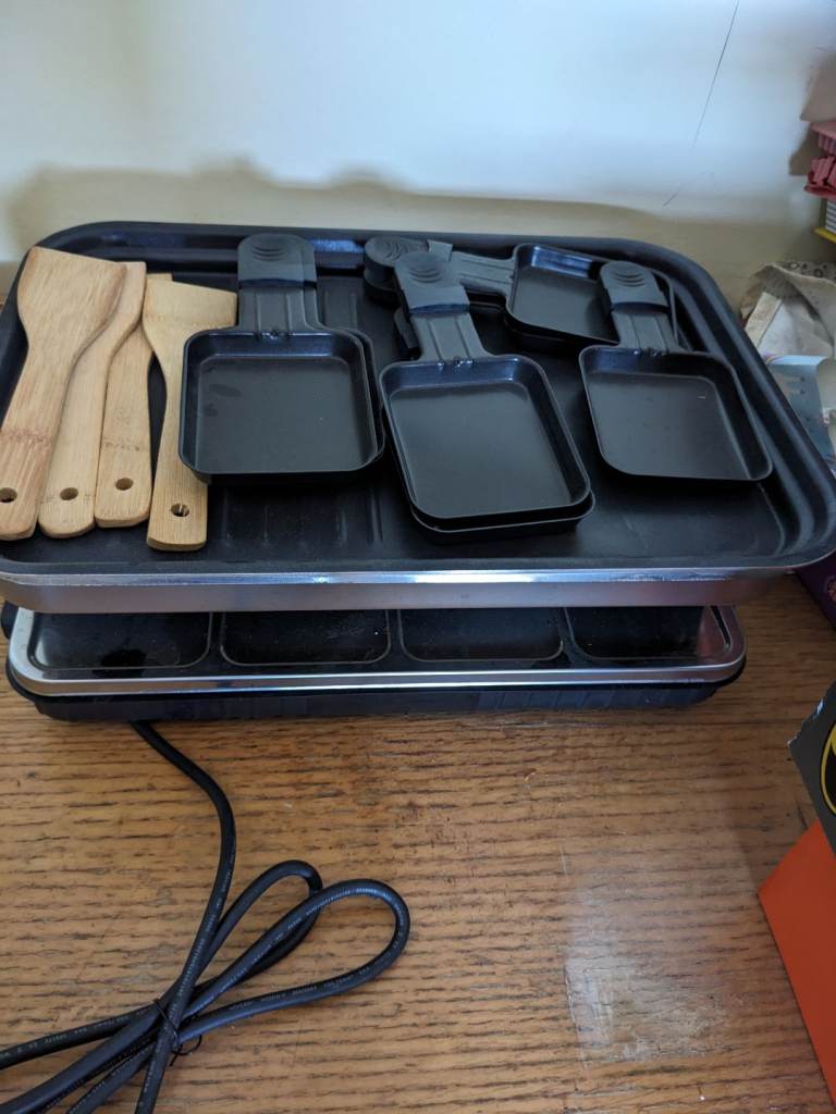 Mini raclette style electric grill