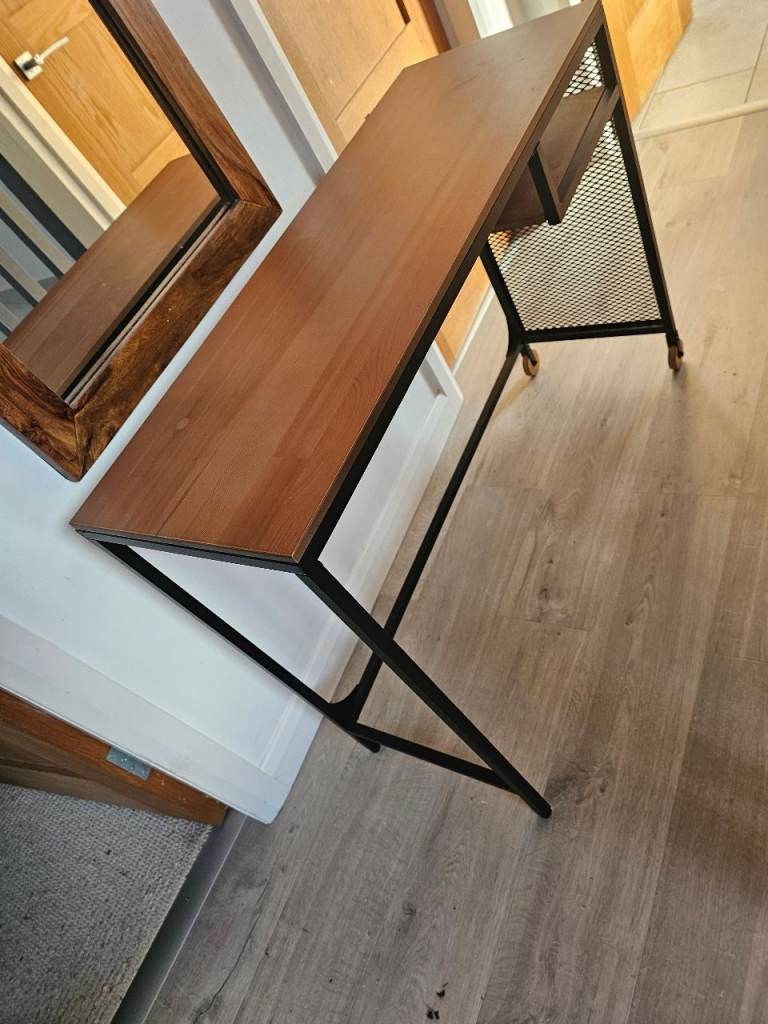 Great home office or dorm room desk