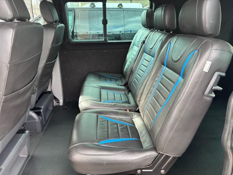 2015 Volkswagen Transporter 2.0 BiTDI 180PS Highline Kombi Van 4MOTION WINDOW VAN Diesel Manual