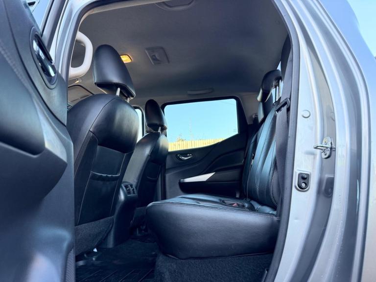 2016 Nissan Navara 2.3 dCi Tekna Auto 4WD Euro 5 4dr PICK UP Diesel Automatic