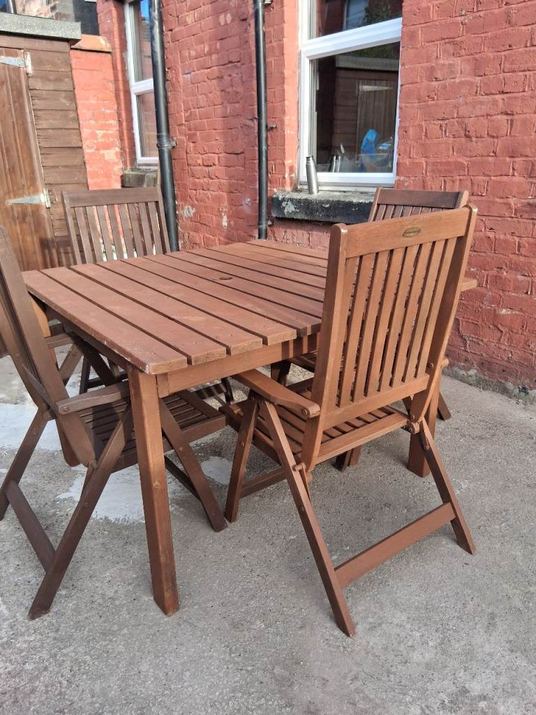 Solid wooded garden table and 4 chairs Winchester collection 