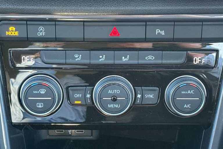 2021 Volkswagen T-Roc 1.5 TSI GPF EVO SEL SUV 5dr Petrol DSG Euro 6 (s/s) (150 ps) SUV Petrol Aut...