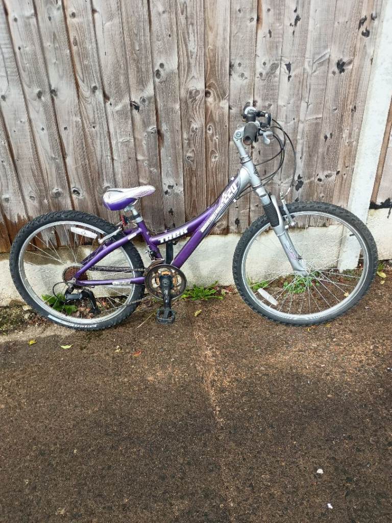 Teenage girl trek bike 12in frame 21sp 26in wheels 