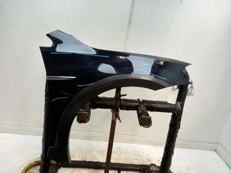 Volkswagen Golf Right Front Wing O/S 2013-2017 2t/C9x 5 Door Estate