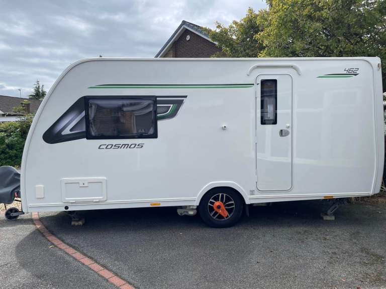 For Sale: Lunar Cosmos 462 – 2-Berth with End Washroom