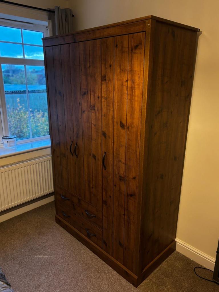 image for 3 DOOR 2 DRAWER WARDROBE 