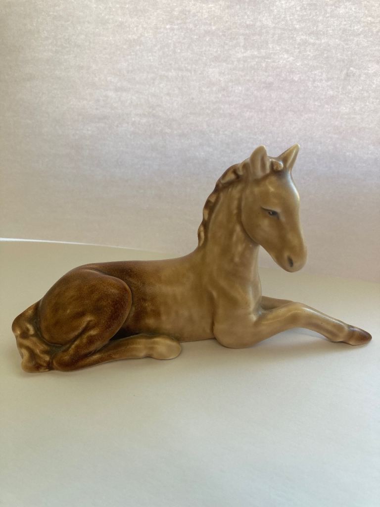 Vintage Sylvac Pottery Horse Figurine – Brown, Good Condition
