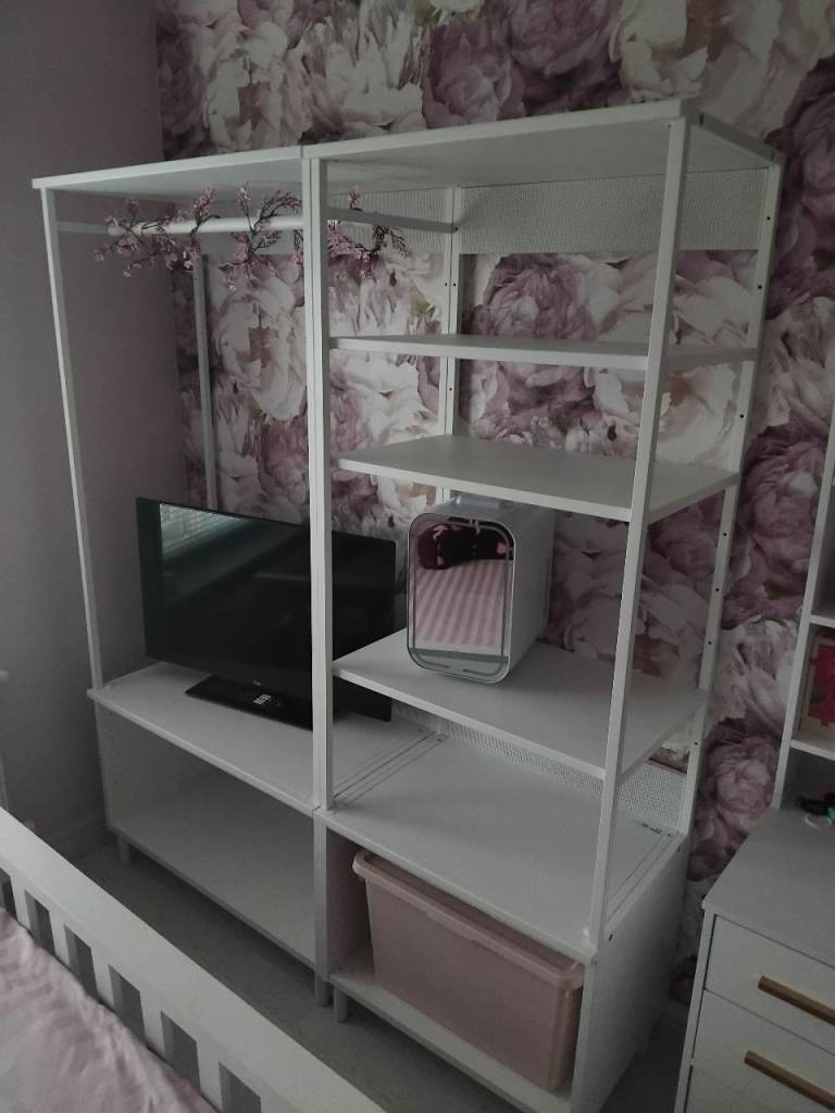 Clothes rail/storage 