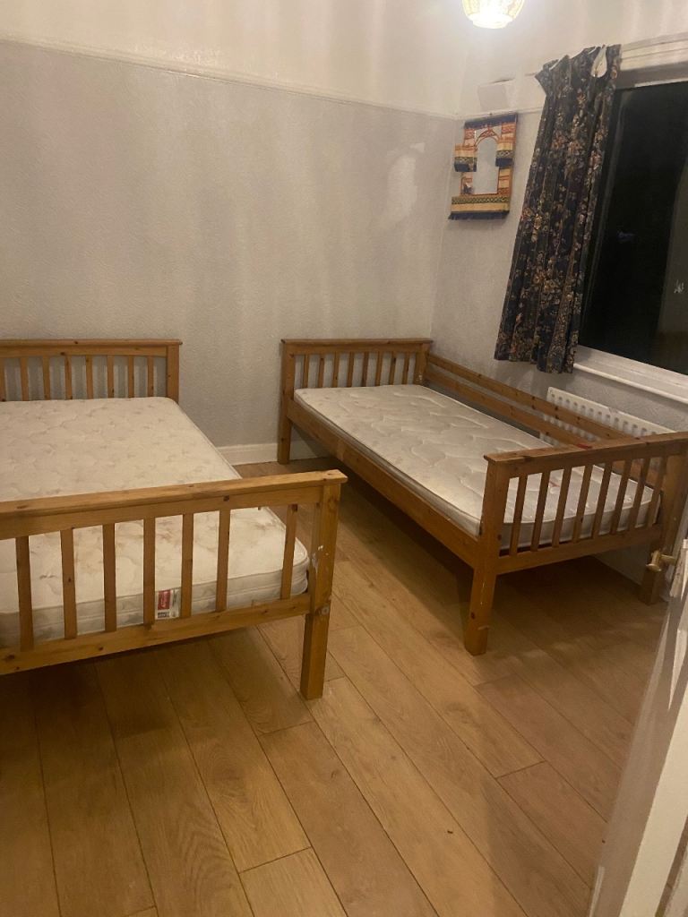 Room to rent LONGSIGHT/ Manchester 