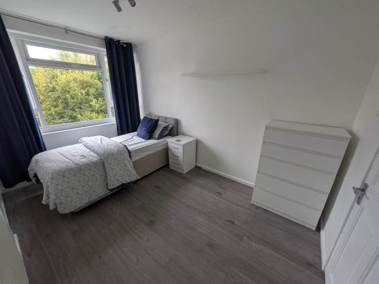 Large modern double room 