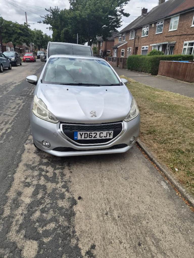 Peugeot 208 1.2 