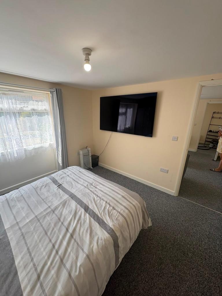 1 bedroom ground floor flat to rent Woking ALL BILLS INCLUDED!