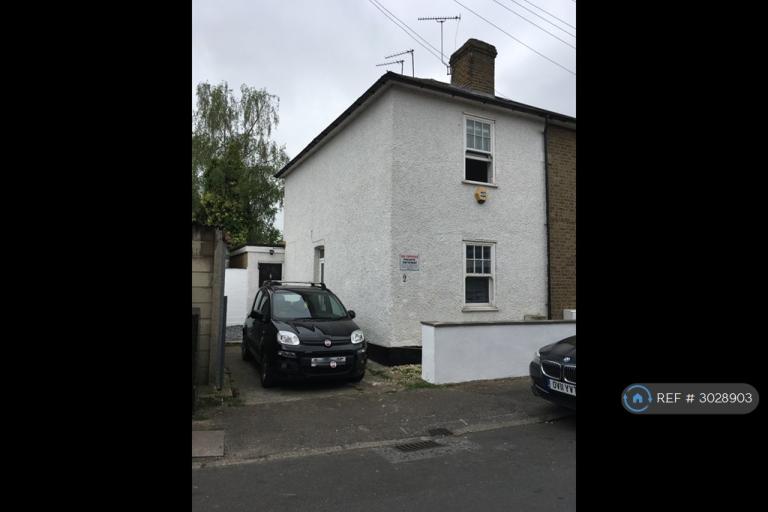3 bedroom house in Albion Road, Hounslow, TW3 (3 bed) (#3028903)