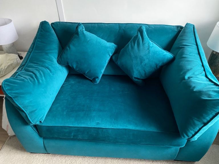 Stunning cuddle chair