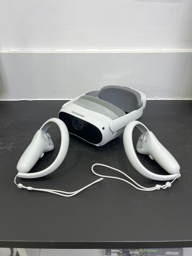 Pico 4 VR Headset