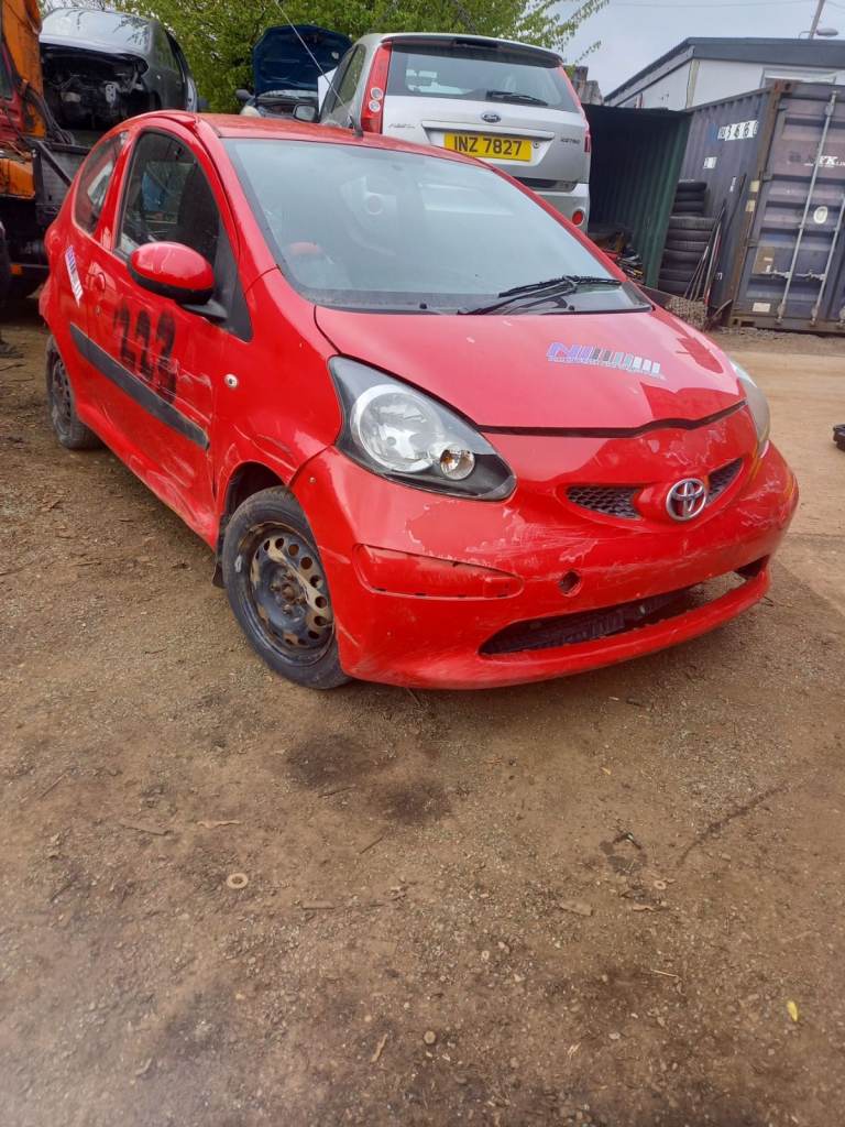 2007 TOYOTA AYGO 1.0 PETROL BREAKING FOR PARTS