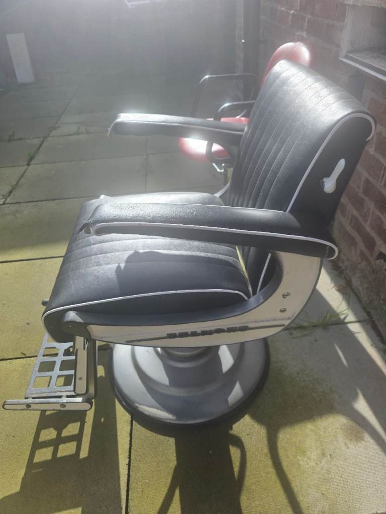 Used Belmont Barber Chair - Black, Good Condition