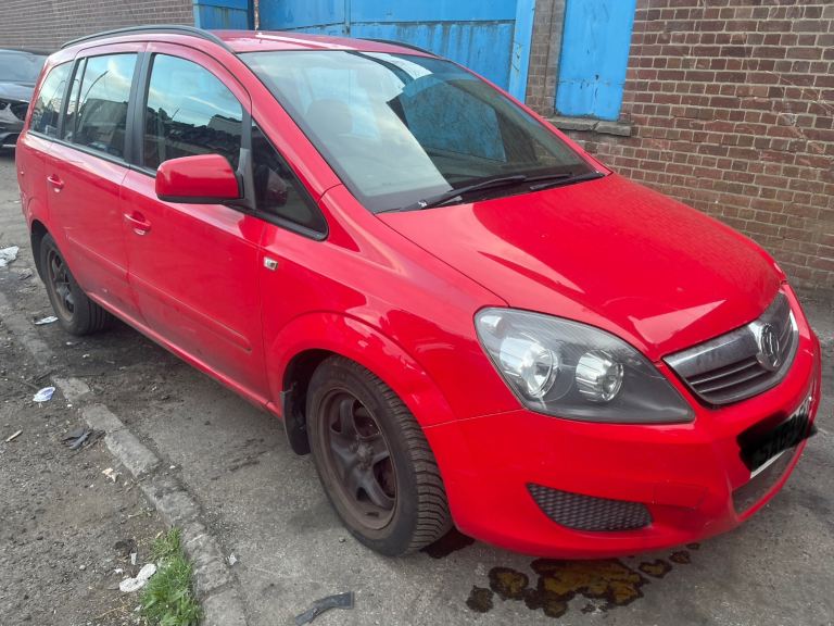 14 Vauxhall Zafira 1.6 Petrol 5speed Red Z50B BREAKING parts