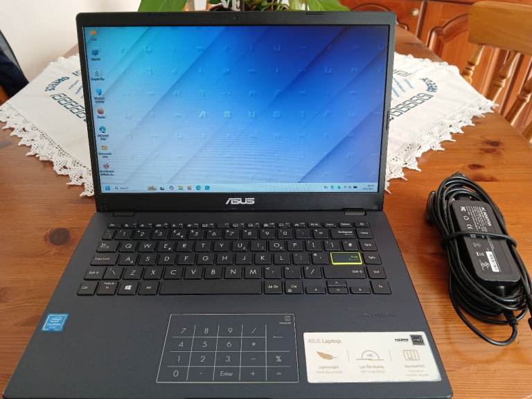 Asus Vivobook E410MAB, Windows 11 Notebook, 128GB SSD & New Battery. Laptop, PC, Computer.