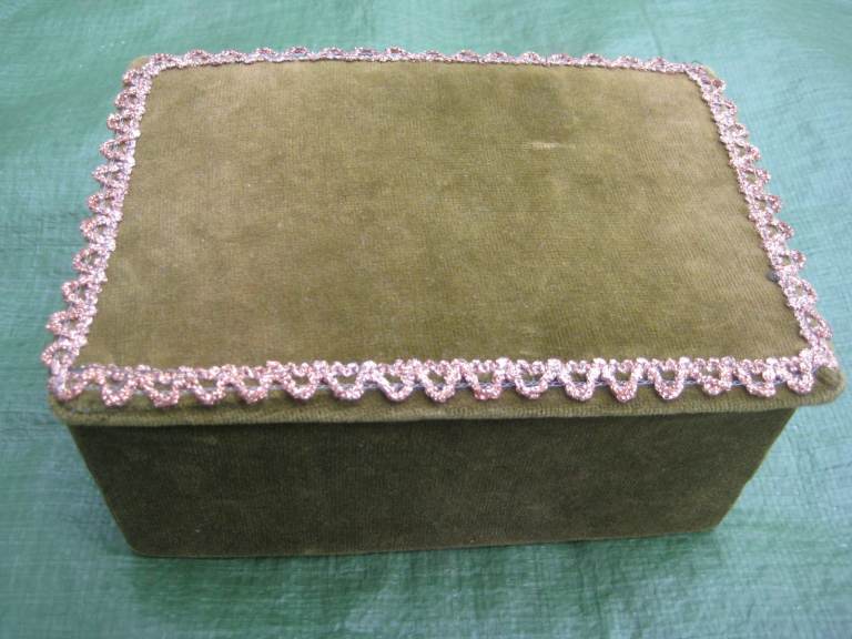 Brand New Hand Made Green Velvet Jewellery Box for £3.00