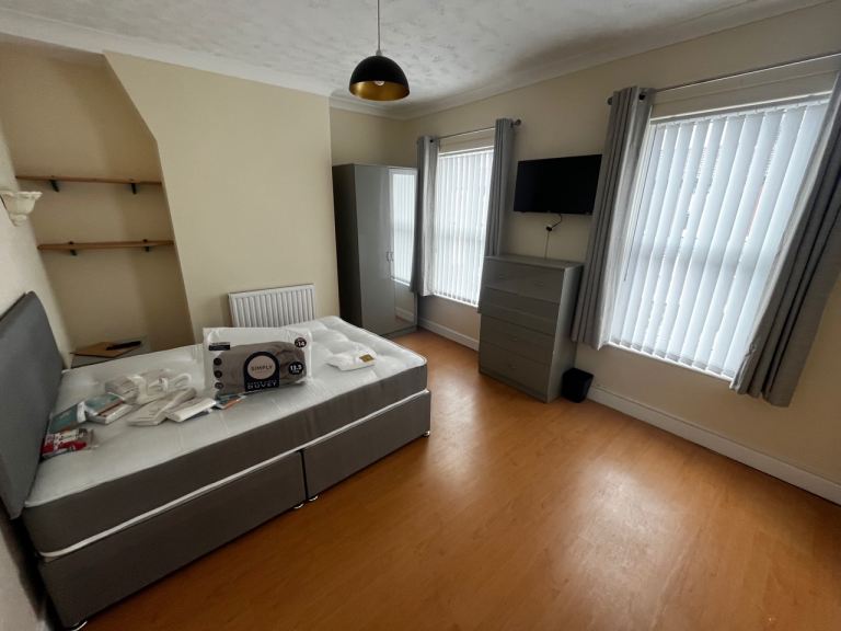 Rooms Available , No credit Check