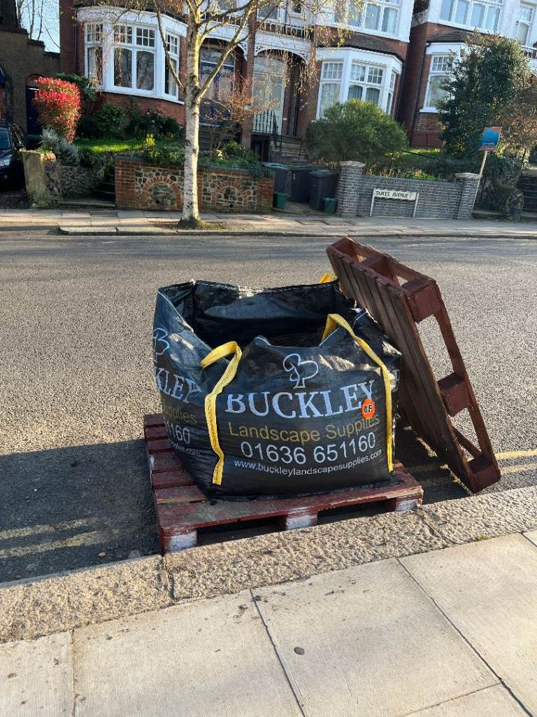 Free topsoil for anyone who needs it (about 500kg)