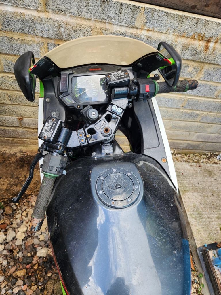 Kawasakie GPX 750