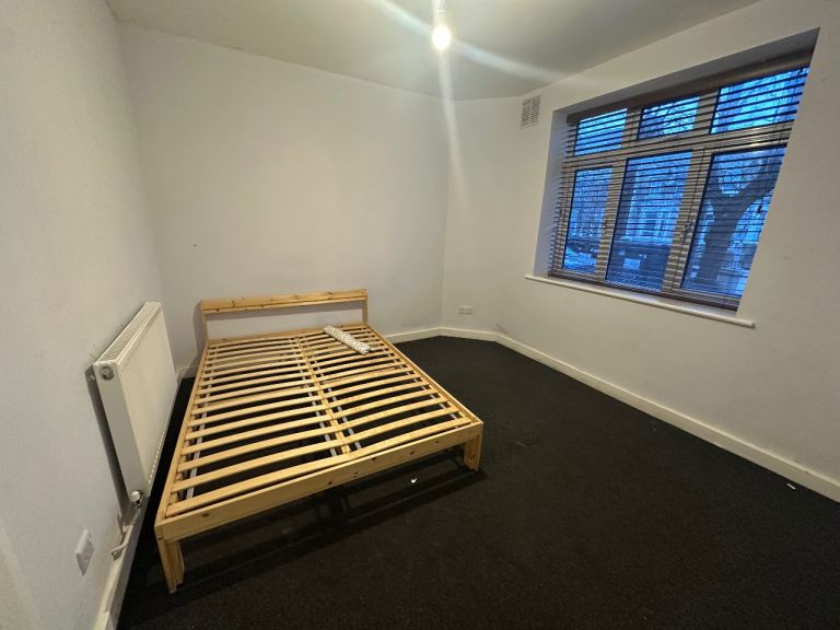 Double room available for one girl or two and also couple