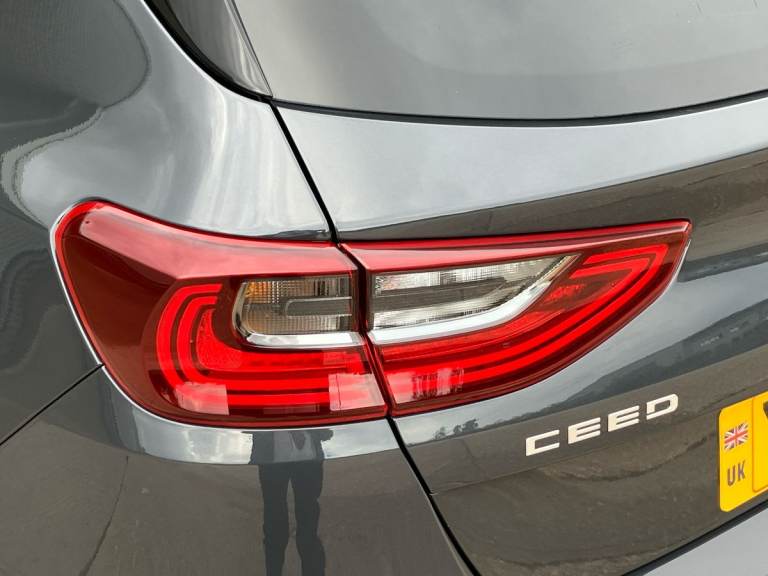 2025 Kia Ceed 1.5T GDi ISG 138 3 5dr Hatchback PETROL Manual