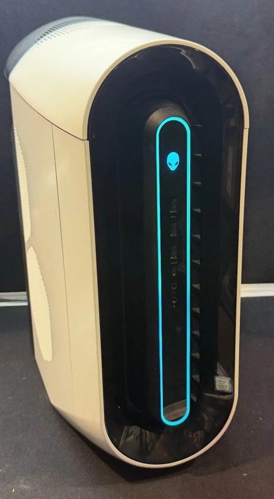 Alienware Aurora R9 Gaming Desktop PC I7-9700K, 16GB RAM,Radeon Pro.