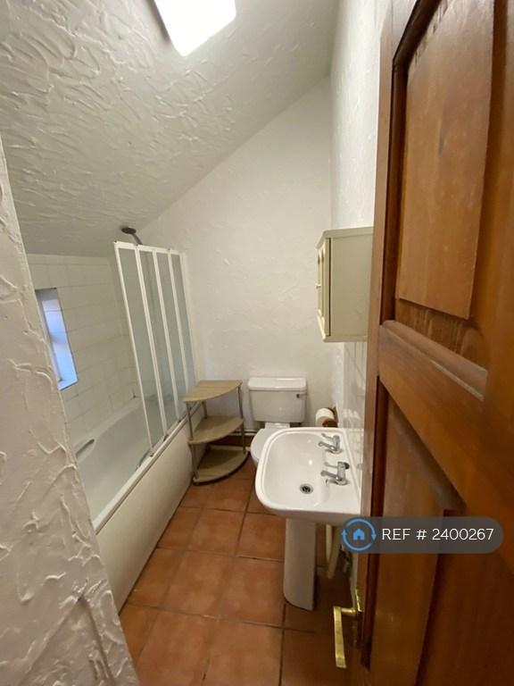 2 bedroom flat in Nightingale Road, Hitchin, SG5 (2 bed) (#2400267)