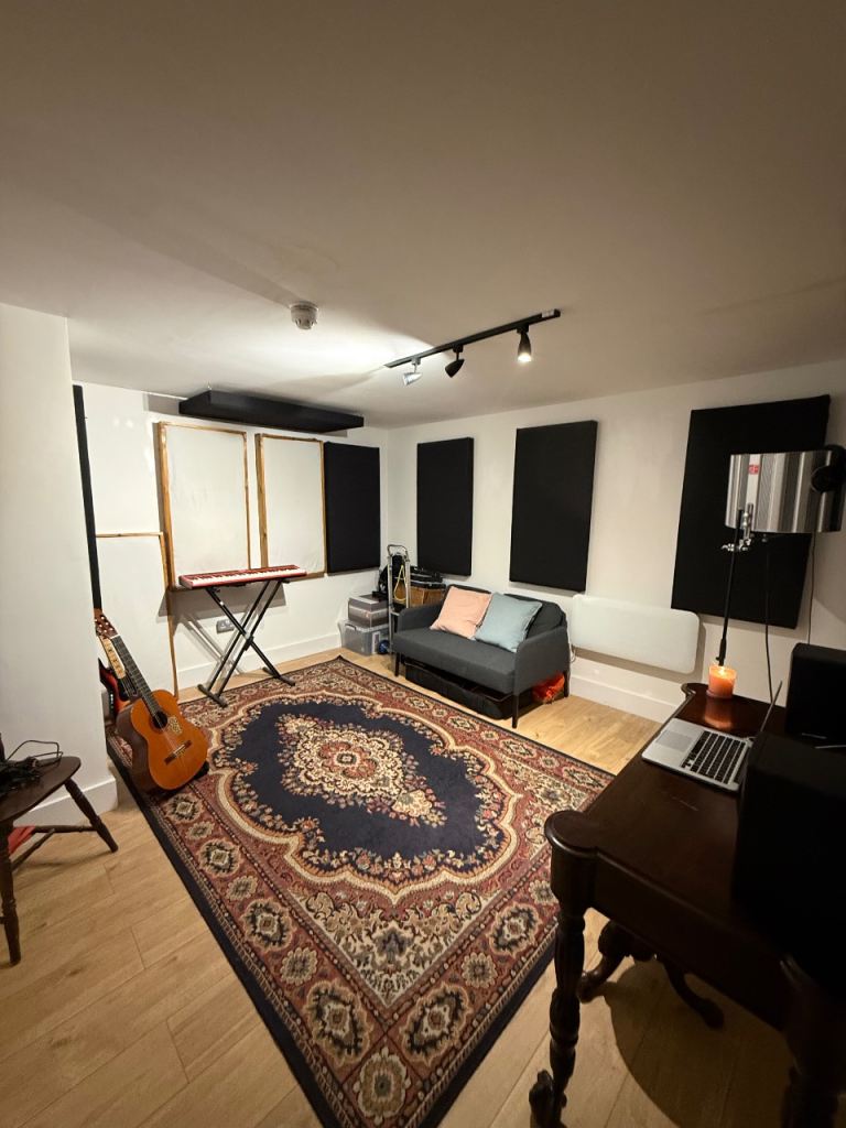 🎧  Brixton private music studio share long term at Trove 🎧