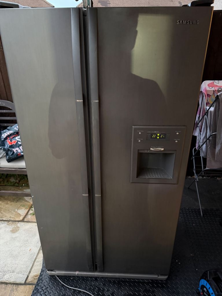 Samsung American Fridge Freezer (For Repair)