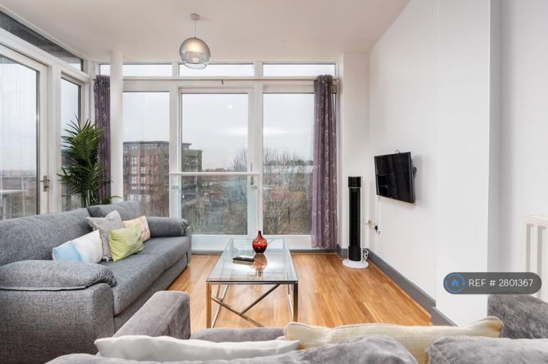 2 bedroom flat in Mason Way, Birmingham, B15 (2 bed) (#2801367)