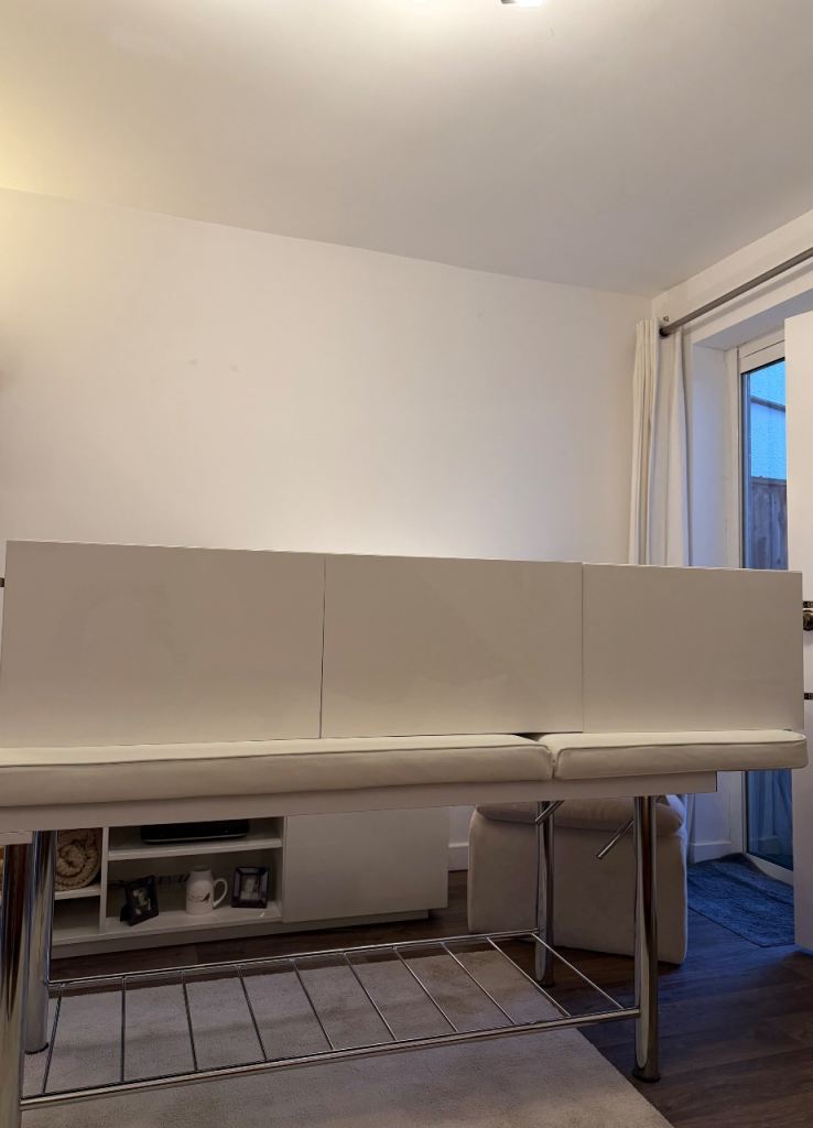 IKEA Besta TV Unit - Gloss White 