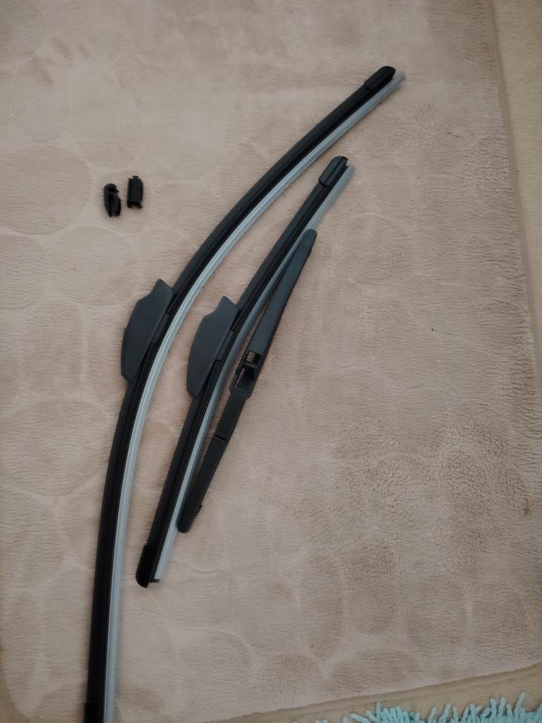 Wiper blades set of 3 all new