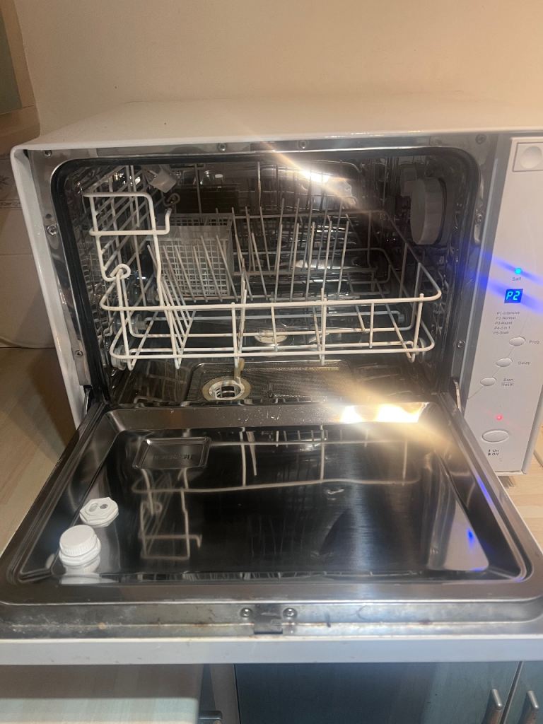 Worktop dishwasher