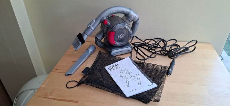 Black and Decker Car Vacuum Cleaner 