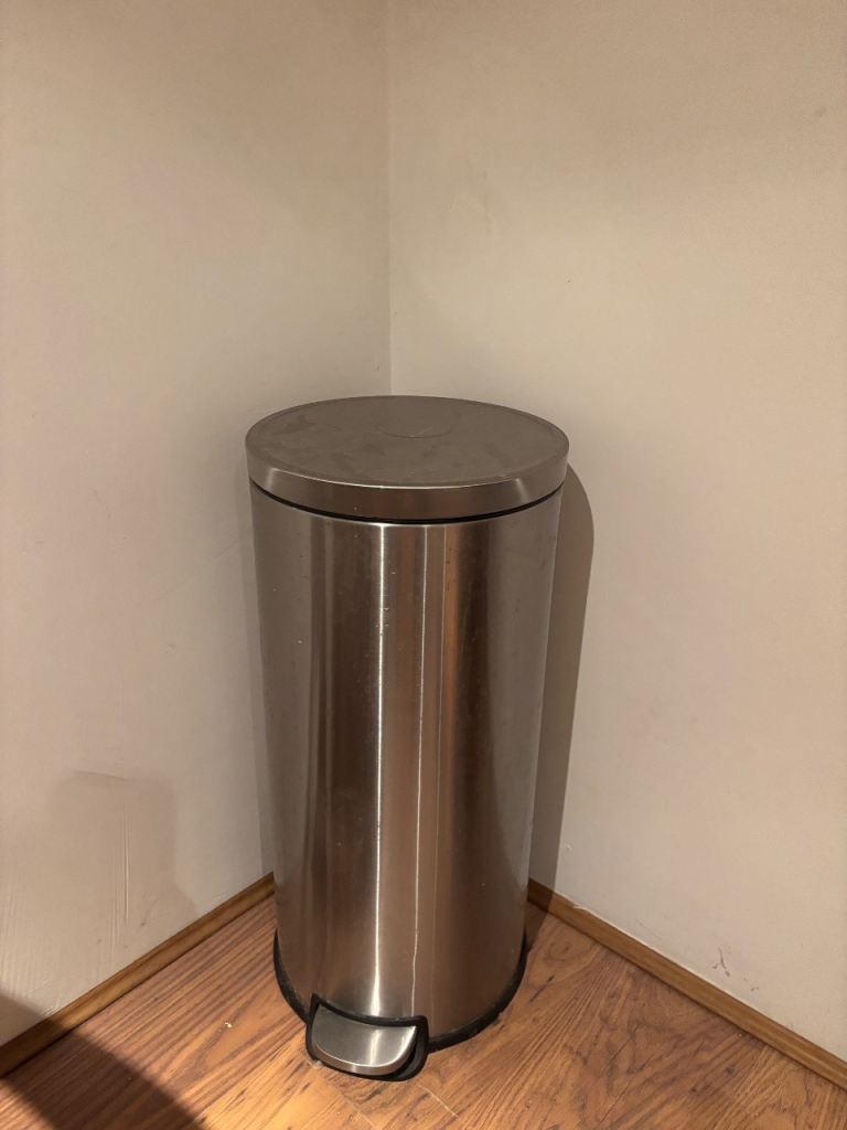 Kitchen bin 