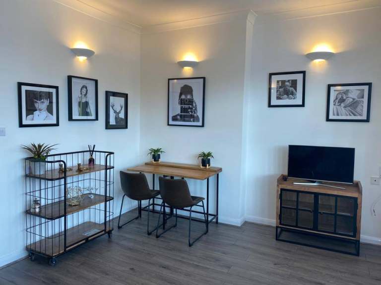 1 BED FLAT to rent on Chatsworth Road, London