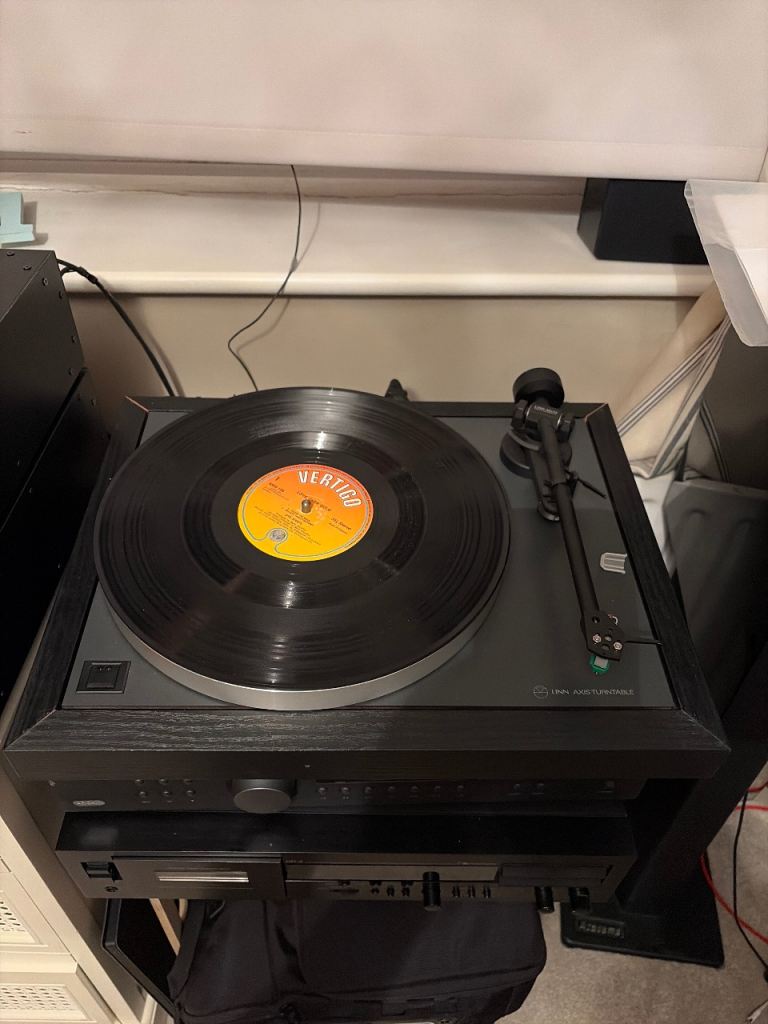 Linn Axis with    Akito arm and K9. Original box 