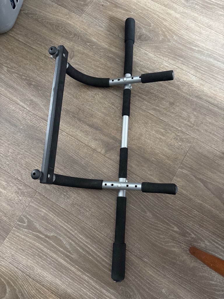 Pull up bar 