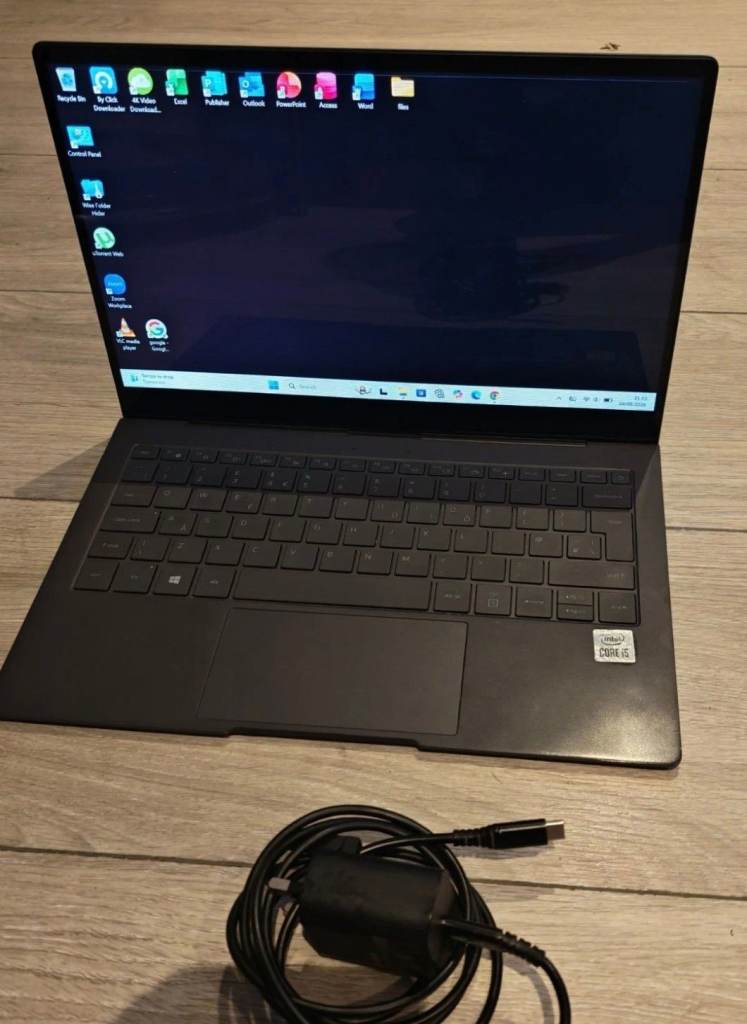 Samsung Galaxy Book S 13.3 In 512gb Touchscreen 8gb Ram I5 Win 11 FAULTY SCREEN