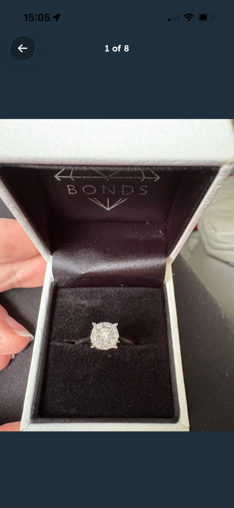 Bonds jewellers 9ct gold, 0.50 carat lab grown diamond ring