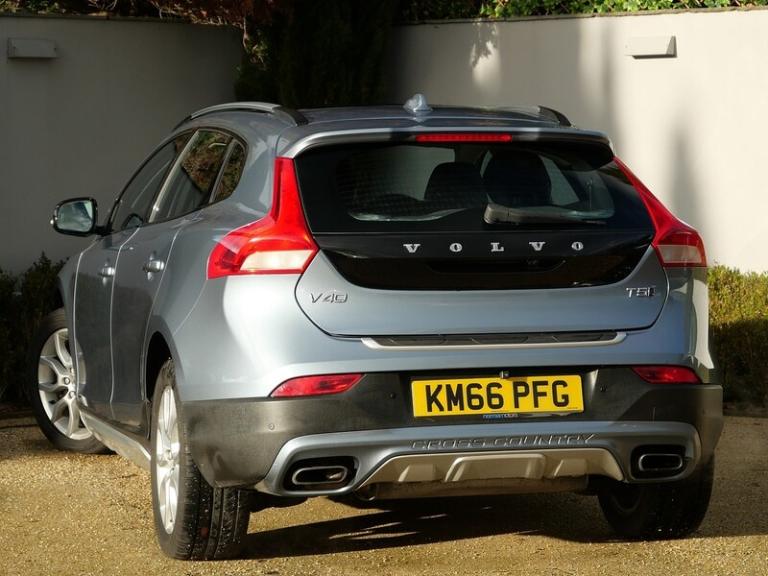 2016 Volvo V40 Cross Country 2.0 T5 Pro Hatchback 5dr Petrol Auto AWD Euro 6 (s/s) (245 ps) Hatch...