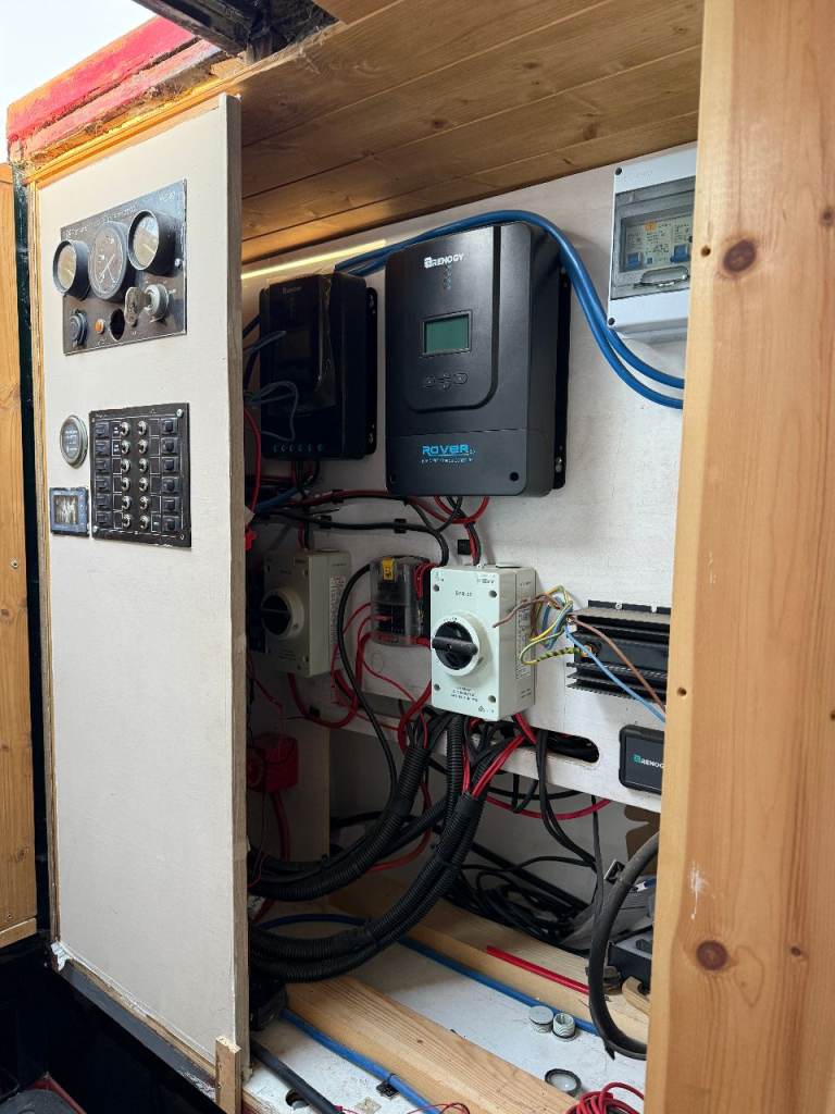 45ft Narrowboat – Fully Renovated – Modern Interior