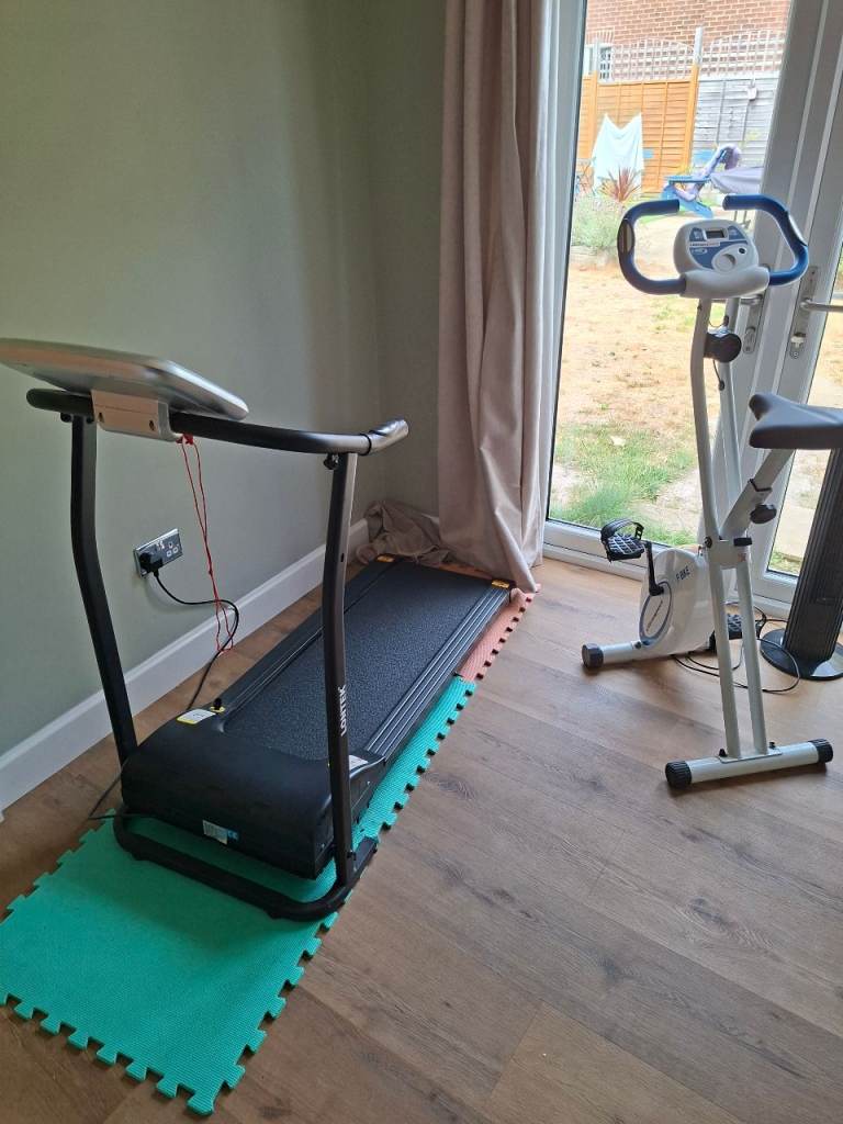 Fitness equipment - bike/Treadmill