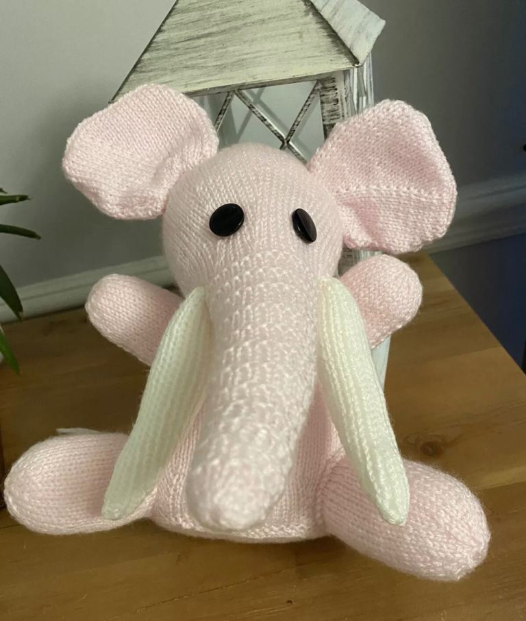 Brand New: Hand knitted pink & white soft toy elephant. Homemade 🐘🧶