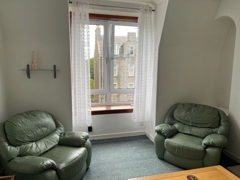 Spacious 1 bed flat for rent £490 per month