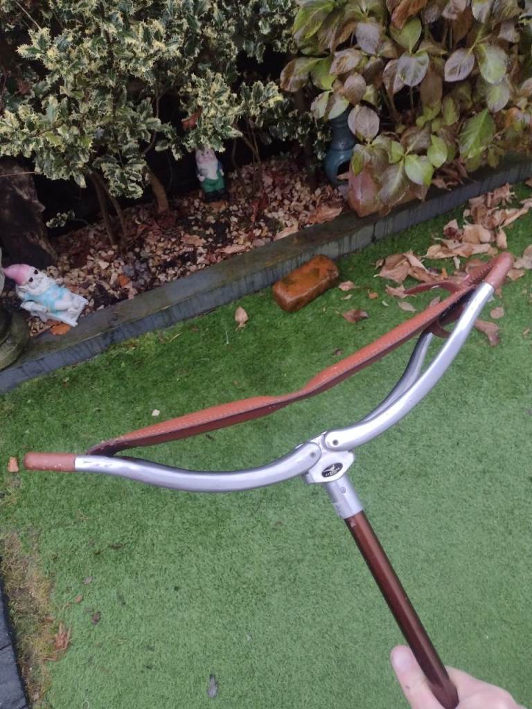 GAMEBIRD FOLDABLE LEATHER SEAT SHOOTING STICK see pics